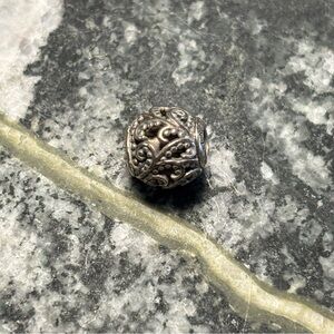 Authentic and Retired Pandora Essence Freedom Silver Charm 925